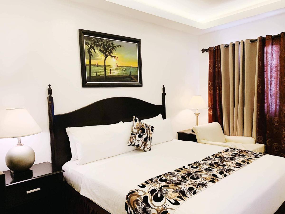 Chateau De Boracay Balabag  Bagian luar foto