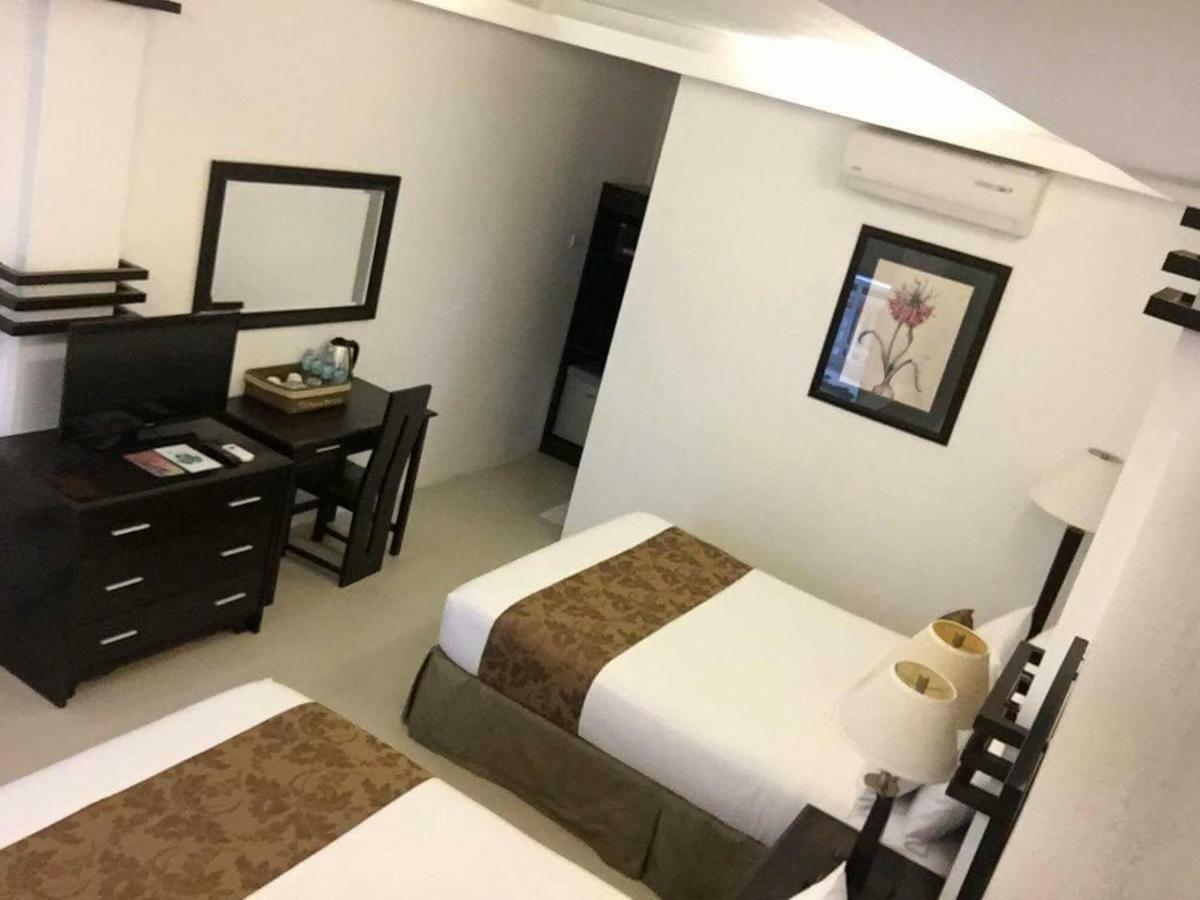 Chateau De Boracay Balabag  Bagian luar foto
